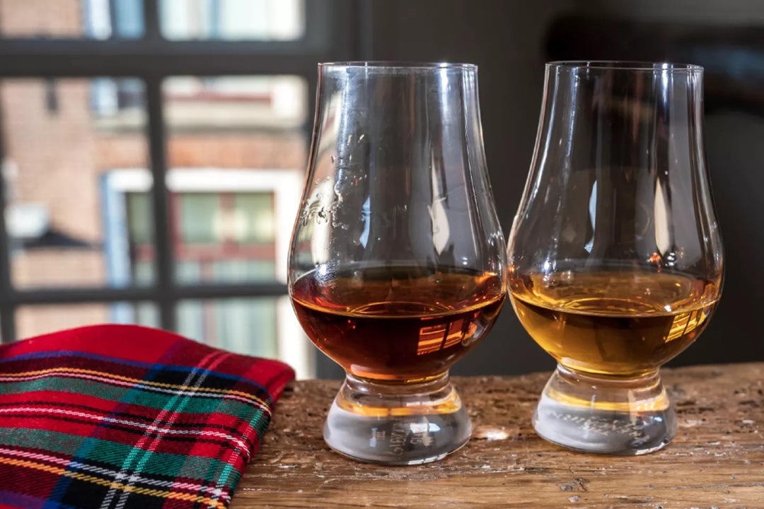 Perbedaan Whiskey dan Scotch: Dua Jenis Minuman Terkenal